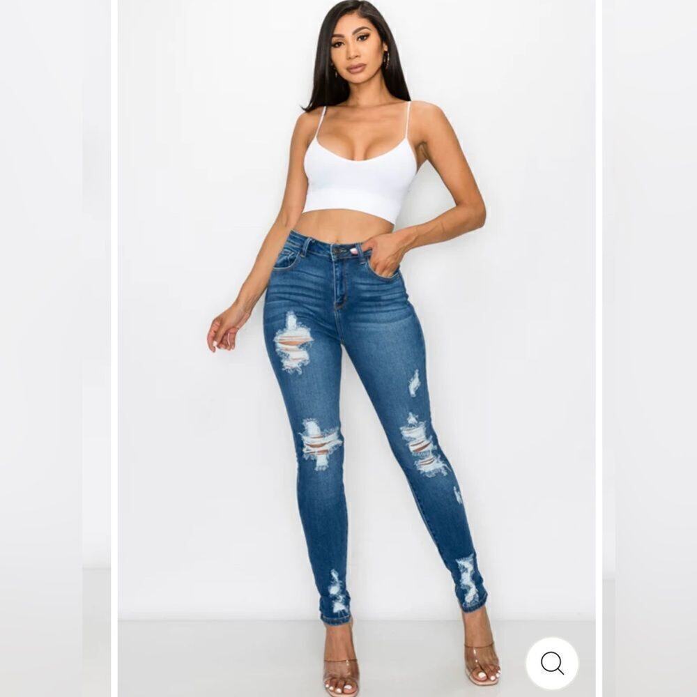 Encore Jeans Women's destructed high rise stretch skinny jeans. Size 11